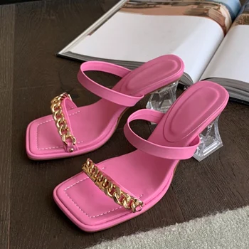 شفافة الكعوب مكتنزة البغال نعال أزياء السيدات سلسلة معدنية تصميم الصنادل الوردي للنساء مفتوحة اصبع القدم الأحذية مصارع الشرائح