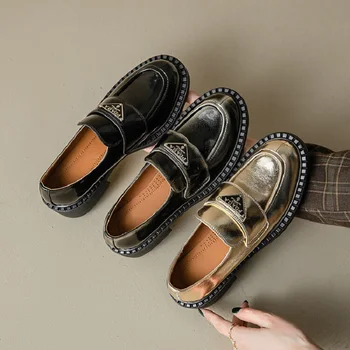 فتاة صغيرة شقة أحذية جلدية المرأة البريطانية نمط الرجعية أشار اصبع القدم كعب سميك P-تسمية أزياء الذهب واحد Shoes33-42